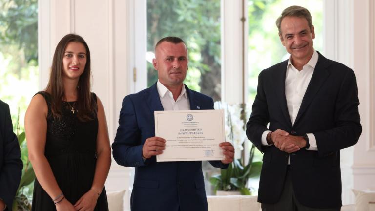 Πολιτογραφήθηκε Έλληνας ο ήρωας Γκόγκα Λεβιάν που είχε βουτήξει στον Άραχθο για να σώσει τα δύο παιδιά