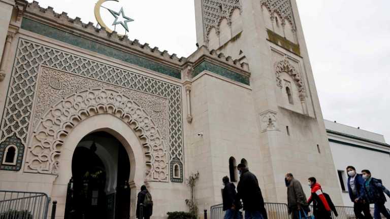 Γαλλία: Βανδαλισμοί σε τζαμιά στο Παρίσι - Άγνωστοι άφησαν απ' έξω κεφάλια χοίρων