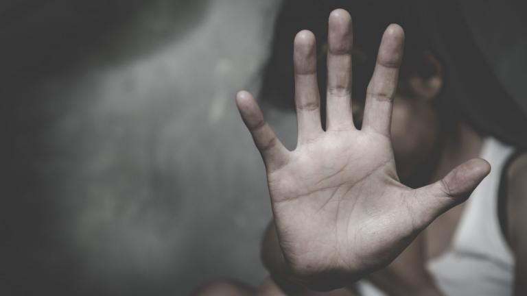 Ενδοοικογενειακή βία