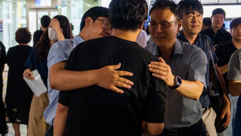 Αμερικανοί αξιωματικοί μας έδεσαν και μας σημάδευαν με όπλα, λένε οι Νοτιοκορεάτες μηχανικοί