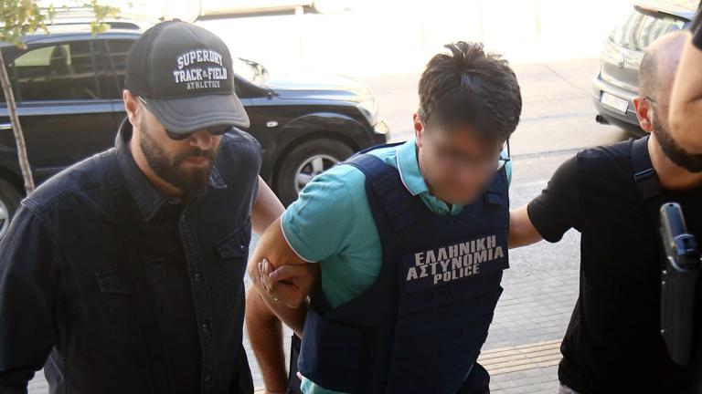 αδελφοκτονια χαριλαου