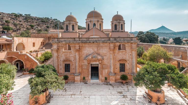 μονη αγια τριαδος χανιων