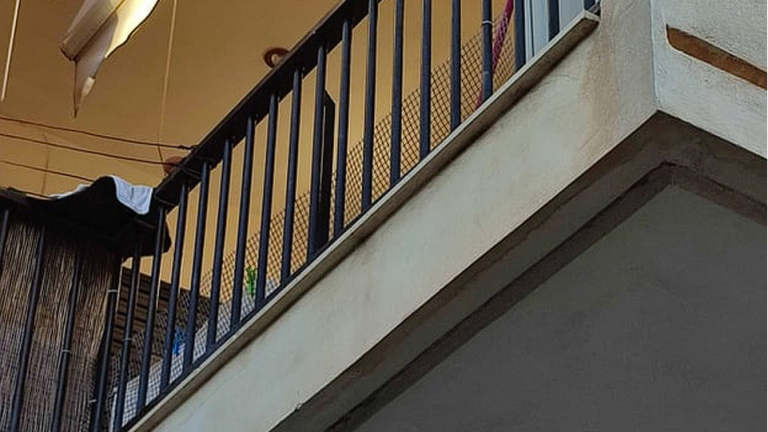 μπαλκονι καβαλα