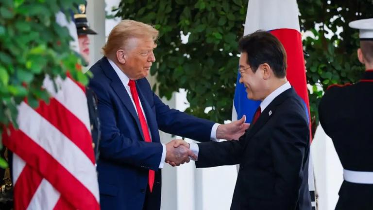 Λι Τζε Μιούνγκ τραμπ τραμπ