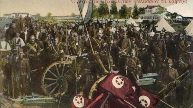 Στις 11 Οκτωβρίου 1912 επετεύχθη η απελευθέρωση της Κοζάνης από τον προελαύνοντα Ελληνικό Στρατό (ΕΣ) και αφού είχαν προηγηθεί η κατάληψη της Ελασσώνος και η ήττα του Οθωμανικού Τουρκικού Στρατού στο Σαραντάπορο.  
