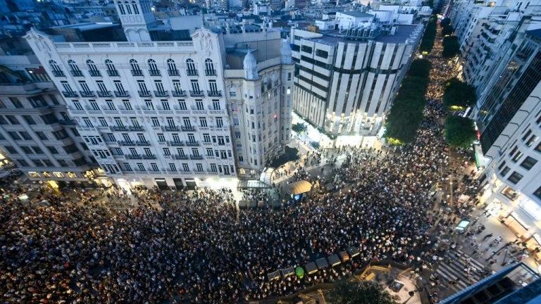 Ισπανία: Διαδήλωση στη Βαλένθια, έναν χρόνο μετά τις φονικές πλημμύρες – Είχαν χάσει τη ζωή τους 229 άνθρωποι