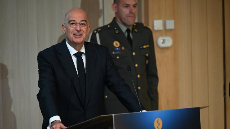 νικος δενδιας