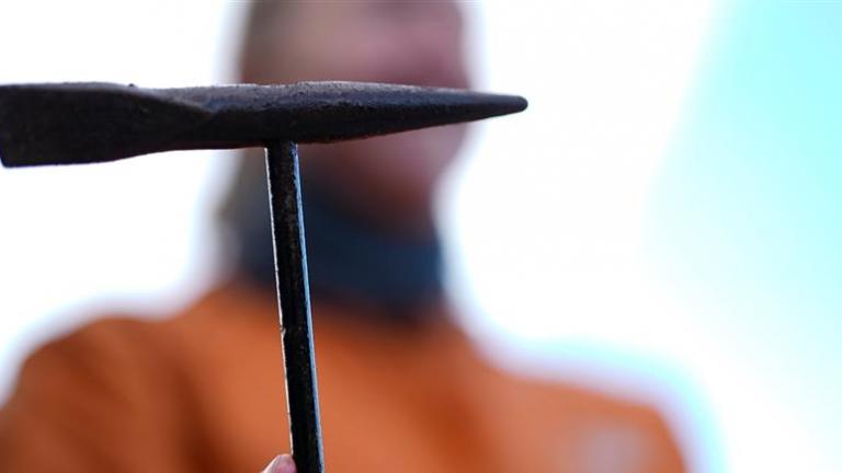 επιθεση με σφυρι