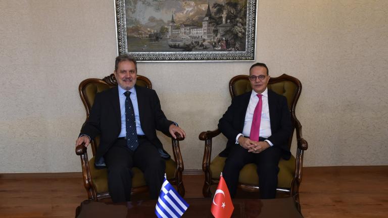 μοε