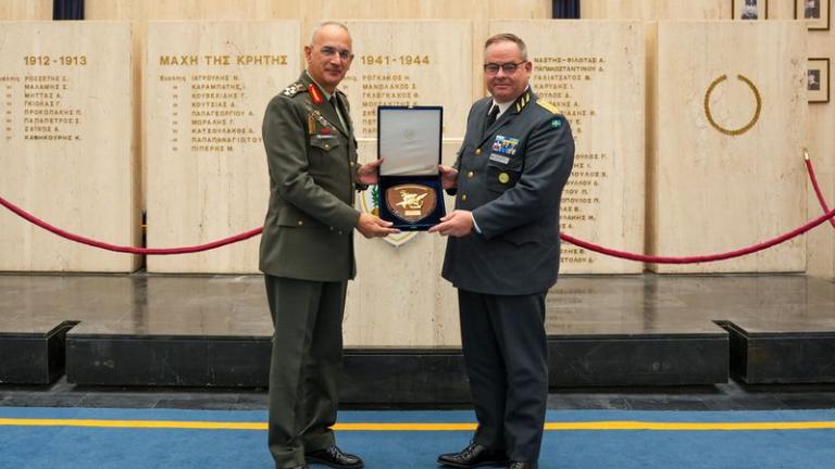 Α/ΓΕΕΘΑ Στρατηγός Δ. Χούπης: Συνάντηση και συνομιλίες με τον Σουηδό ομόλογό του στην Αθήνα 