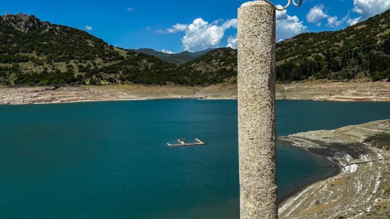 λιμνη μόρνου