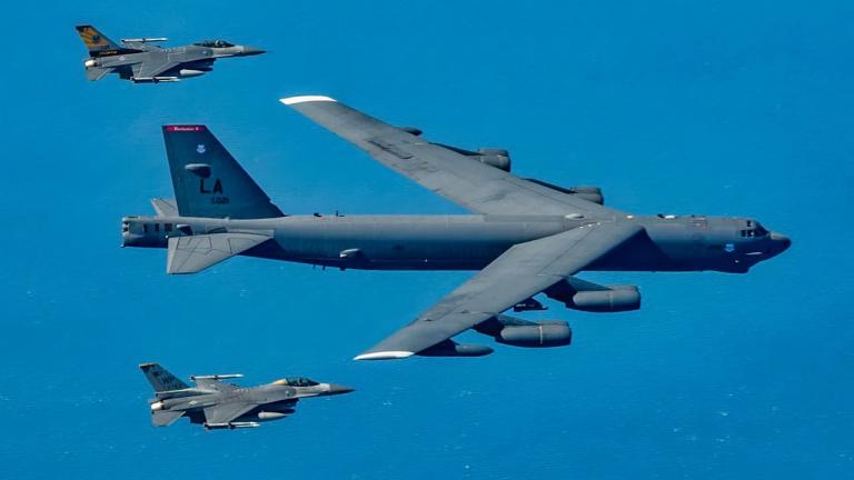 Επίδειξη ισχύος από ΗΠΑ: Βομβαρδιστικά B-52 πέταξαν κοντά στις ακτές της Βενεζουέλας