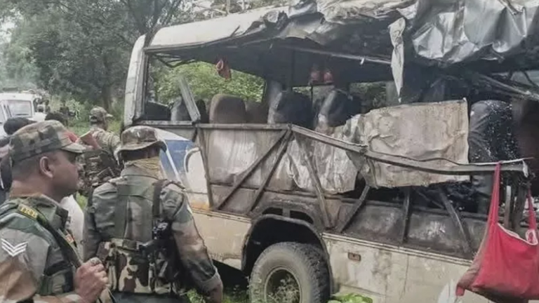 Ινδία: Τουλάχιστον 19 άνθρωποι σκοτώθηκαν όταν λεωφορείο έπιασε φωτιά στο Ρατζαστάν