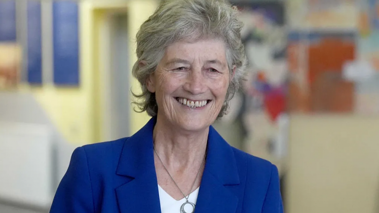 Ιρλανδία: Νικήτρια η Κάθριν Κόνολι στις προεδρικές εκλογές – H αντίπαλός της αναγνώρισε την ήττα της