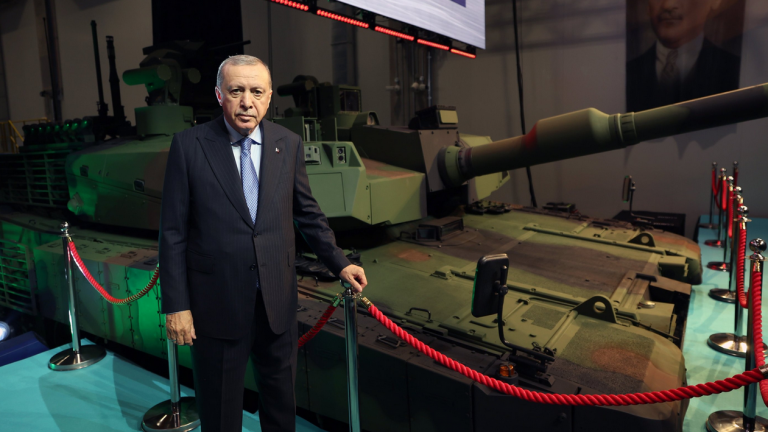 Ταγίπ Ερντογάν: «Η Τουρκία έχει εξελιχθεί σε δύναμη στον τομέα της αμυντικής βιομηχανίας»