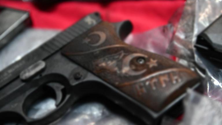 Έβρος: Εικόνες και βίντεο από το οπλοστάσιο των Τούρκων που συνελήφθησαν στο Σουφλί