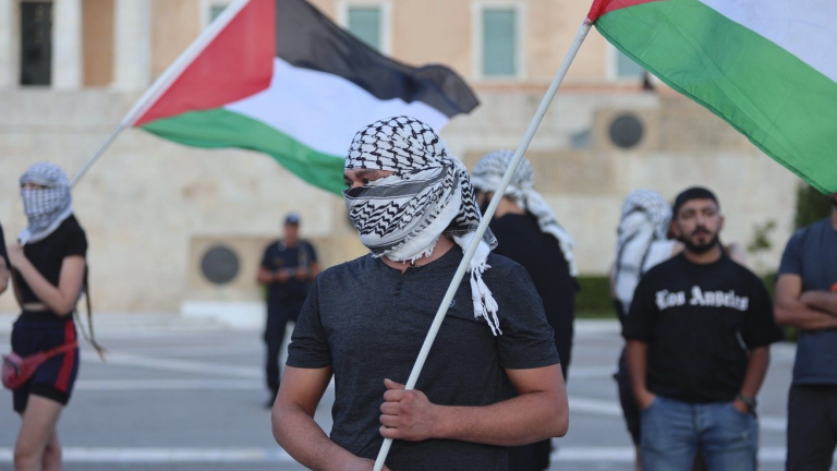 Όταν η «αλληλεγγύη» μετατρέπεται σε κυνήγι Εβραίων και οι «αντιιμπεριαλιστές» κραυγάζουν συνθήματα που θα ζήλευε η Χρυσή Αυγή!