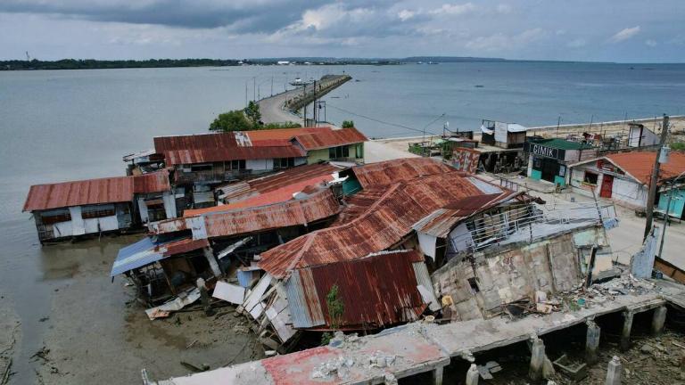 Ισχυρός σεισμός 7,6 Ρίχτερ στις Φιλιππίνες – Προειδοποίηση για τσουνάμι στην Ινδονησία 