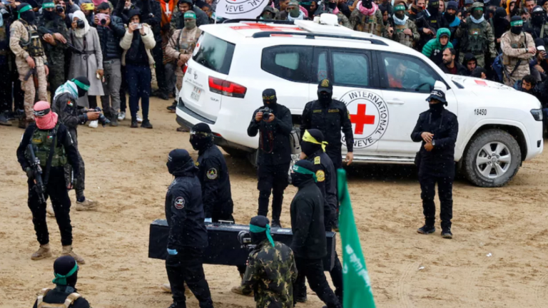 Γάζα: O Ερυθρός Σταυρός παρέλαβε φέρετρο με τα λείψανα ακόμα ενός Ισραηλινού ομήρου