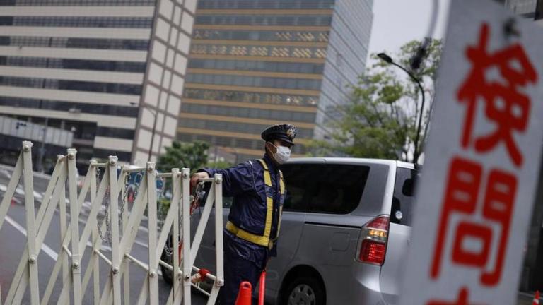 Ιαπωνία: Άνδρας που κράδαινε μαχαίρι συνελήφθη κοντά στην πρεσβεία των ΗΠΑ στο Τόκιο