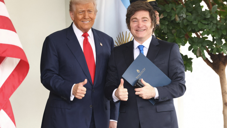 Τραμπ: «Εάν ο Μιλέι χάσει τις εκλογές, οι ΗΠΑ δεν θα είναι γενναιόδωρες με την Αργεντινή»