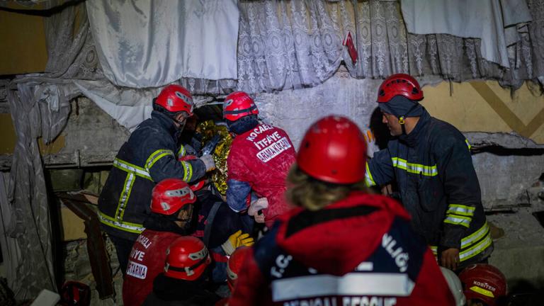 καταρρευση κτηριου τουρκια