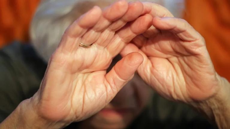 ηλικιωμενη - κακοποιηση