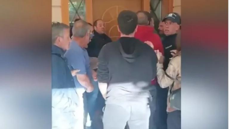 εξωση γλυφαδα