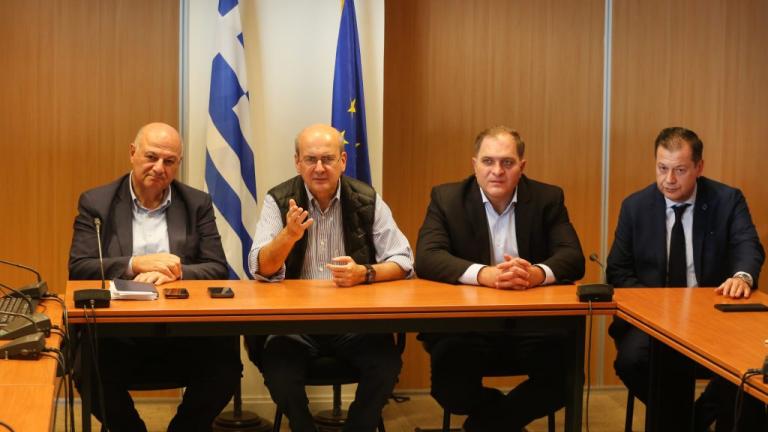 τσιαρας , χατζηδακης και πιτσιλης