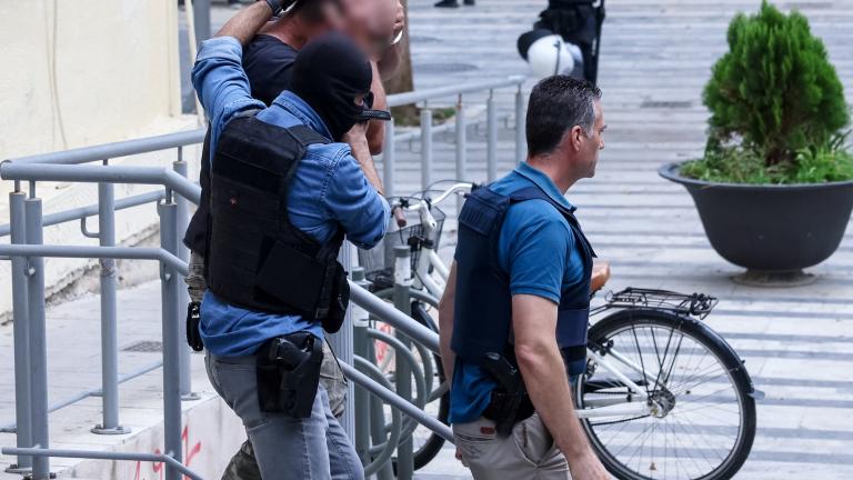 ΜΕΤΑΓΩΓΗ ΣΤΟΝ ΕΙΣΑΓΓΕΛΕΑ ΤΟΥ 43ΧΡΟΝΟΥ ΓΑΜΠΡΟΥ ΤΟΥ ΦΑΝΟΥΡΗ ΚΑΡΓΑΚΗ