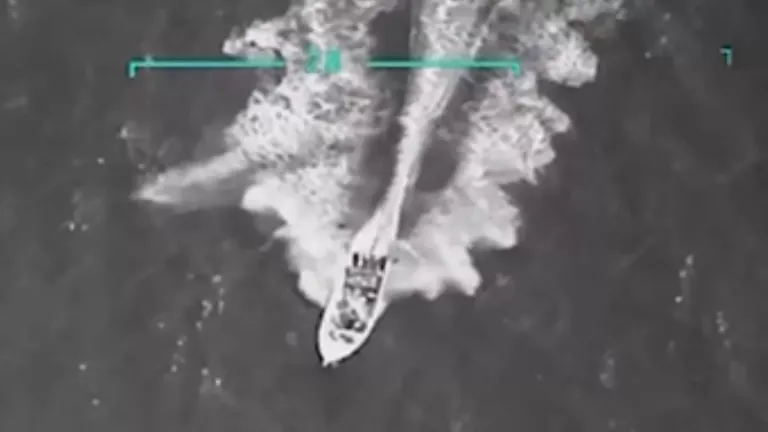 CNN: Η Βρετανία αναστέλλει την ανταλλαγή ορισμένων πληροφοριών με τις ΗΠΑ μετά τα πλήγματα σε σκάφη