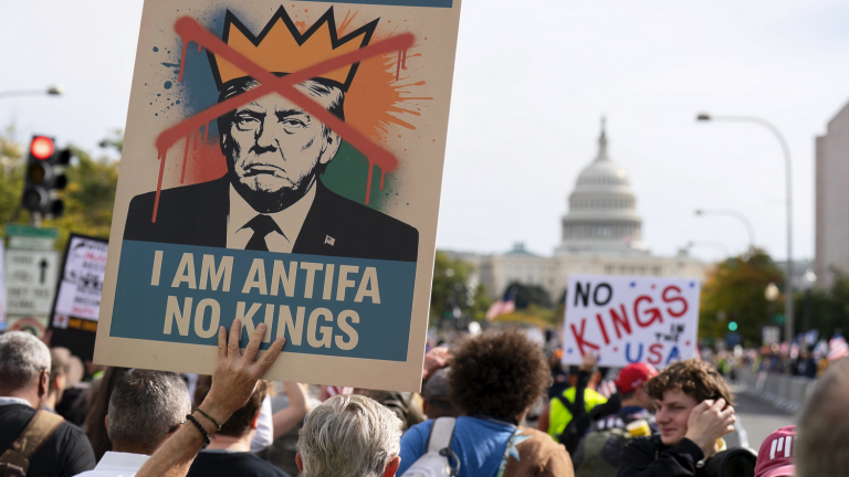 ΗΠΑ: Ενισχύεται το κλίμα κατά του Τραμπ ενόψει των ενδιάμεσων εκλογών του 2026