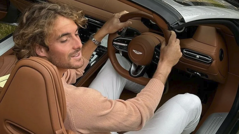 Τσιτσιπάς: Έτρεχε με 210 χλμ στην Αττική Οδό - Του πήραν το δίπλωμα για 1 χρόνο, του επιβληθηκε πρόστιμο