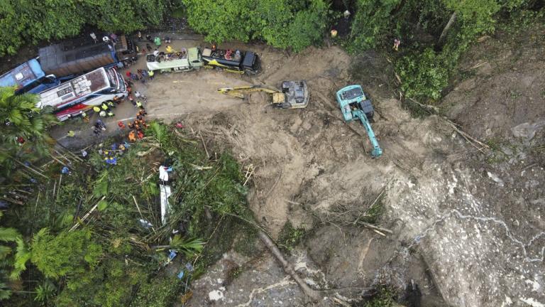 ινδονησια φονικες πλημμυρες 