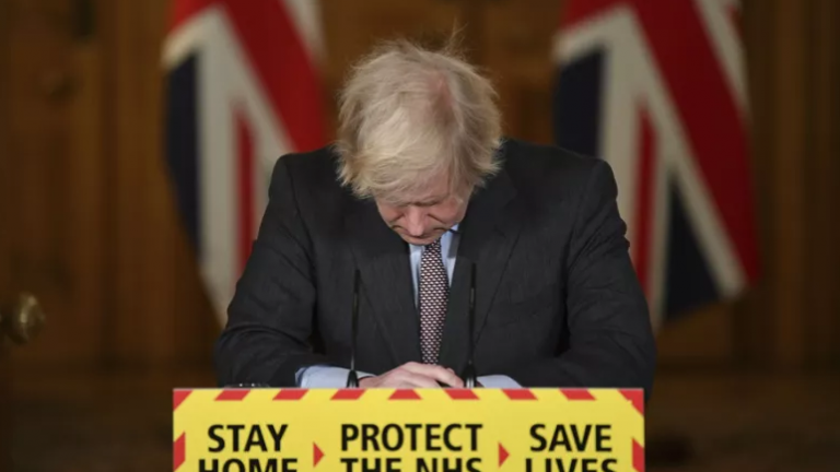 Βρετανία: Καταπέλτης για τον Μπόρις Τζόνσον το πόρισμα για τη διαχείριση της πανδημίας