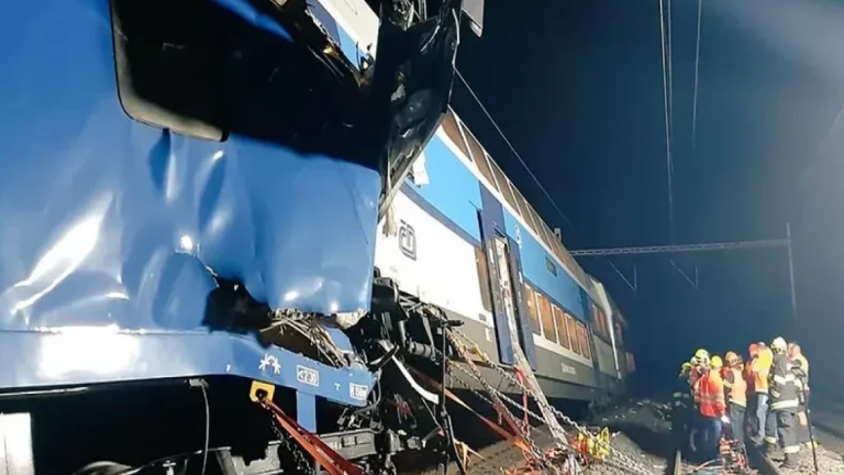 Τσεχία: Περισσότεροι από 40 άνθρωποι τραυματίστηκαν σε σύγκρουση τρένων