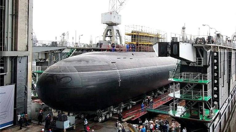 Η Ρωσία καθέλκυσε το νέο πυρηνικό υποβρύχιο Khabarovsk - Μπορεί να μεταφέρει το drone υπερόπλο Poseidon