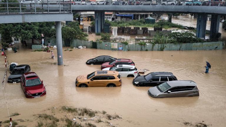 Τραγωδία στο Βιετνάμ: Τουλάχιστον 41 νεκροί από πλημμύρες και κατολισθήσεις