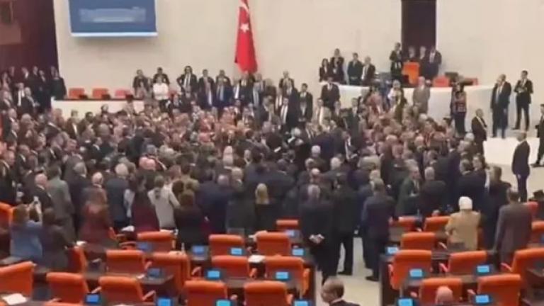 τουρκικο κοινοβουλιο ξυλο