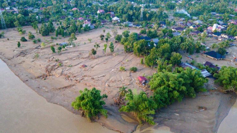 Ινδονησία ΠΛΗΜΜΥΡΕς