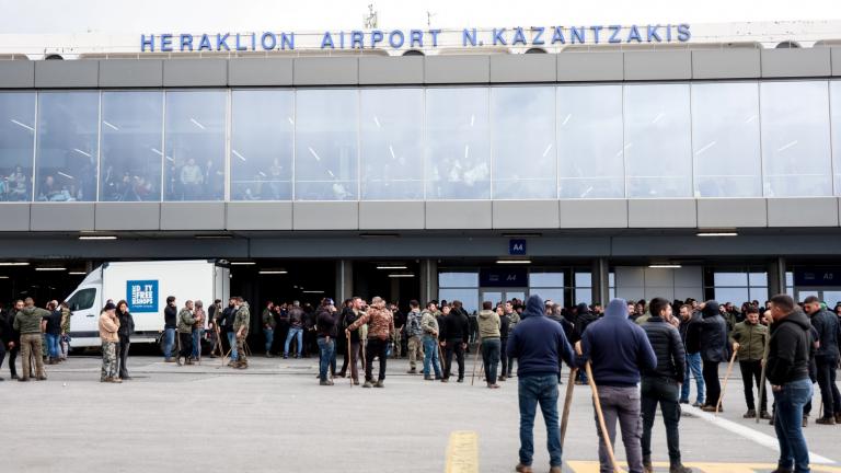 Κρήτη: Ξανά σε λειτουργία τα αεροδρόμια Ηρακλείου και Χανίων – Ταυτοποιήσεις για τα επεισόδια αγροτών με αστυνομικούς