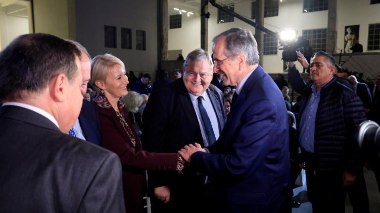 ί που βρίσκονται στα μπλόκα δεν έχουν κερδίσει το Τζόκερ» – Θερμός εναγκαλισμός με τον Κώστα Καραμανλή