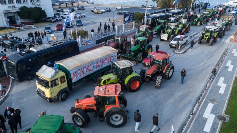 αγροτες στο λιμάνι βόλου