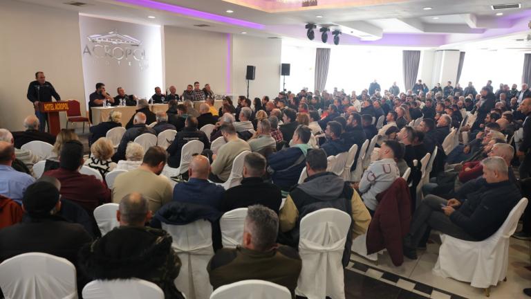 Σέρρες: Σε εξέλιξη η πανελλαδική σύσκεψη των μπλόκων – Στο τραπέζι η κλιμάκωση των κινητοποίησεων