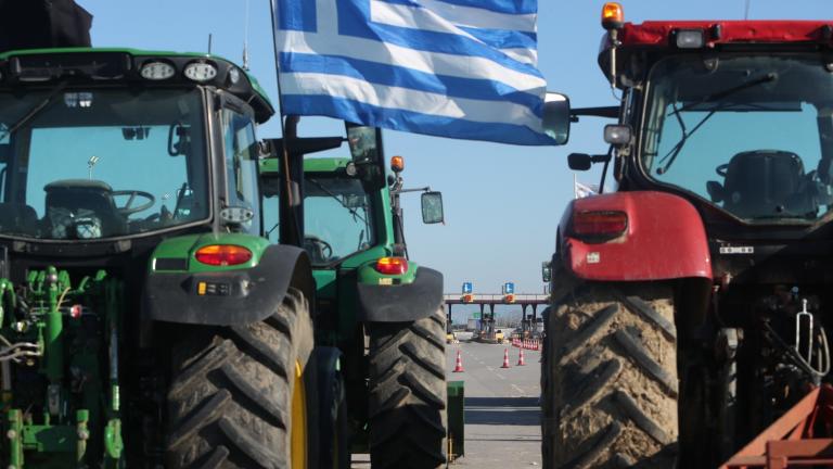 Αμετακίνητοι οι αγρότες, ενισχύουν τα μπλόκα – Προειδοποιήσεις και κάλεσμα Μητσοτάκη σε διάλογο