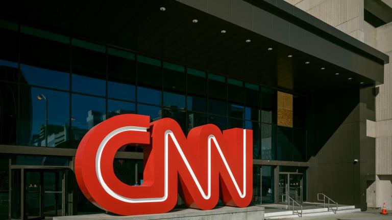 Ο Τραμπ ζητά την πώληση του CNN εν μέσω συζητήσεων για τη εξαγορά της Warner Bros