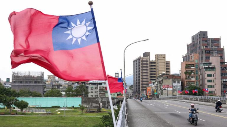 Κίνα – Ταϊβάν: Το Πεκίνο σφίγγει τη «θηλιά», πραγματοποιεί γυμνάσια με πραγματικά πυρά