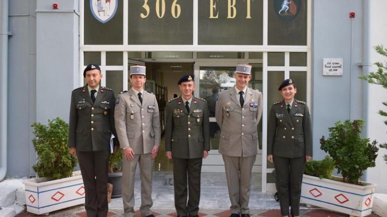 ΓΕΣ: Επίσκεψη Γαλλικής στρατιωτικής αντιπροσωπείας στο 306 Εργοστάσιο Βάσεως Τηλεπικοινωνιών