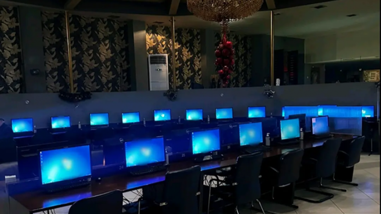 παρανομα φρουτακια