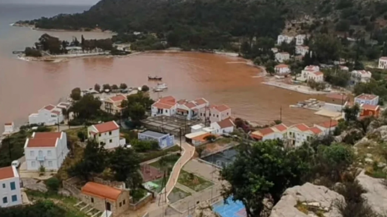 Κακοκαιρία Byron: Πλημμύρισαν σπίτια και επιχειρήσεις στο Καστελλόριζο